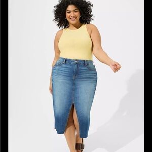 NWT Torrid Demin Skirt, size 16